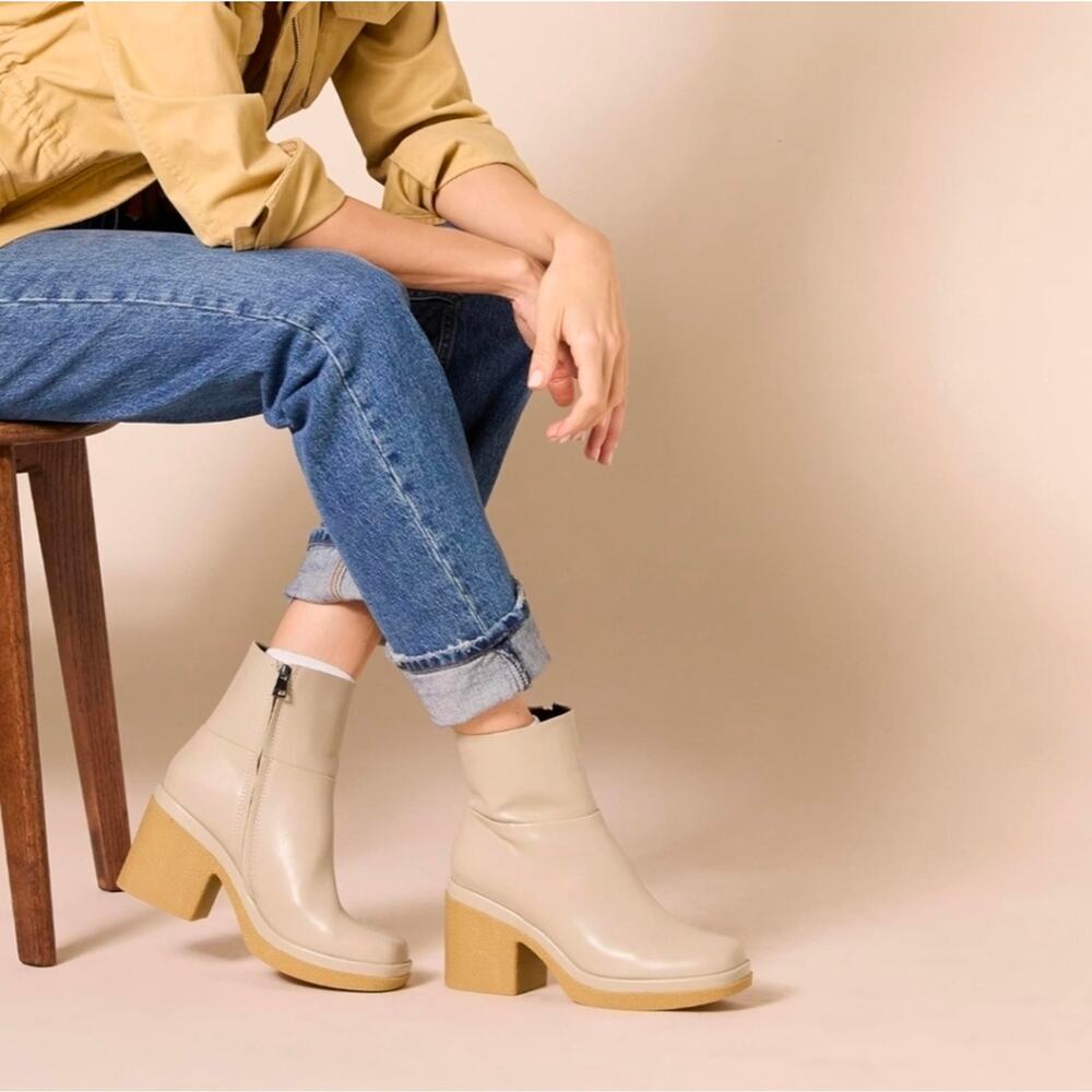 Amazon Essentials Tan Theresa Platform Ankle Bootie
